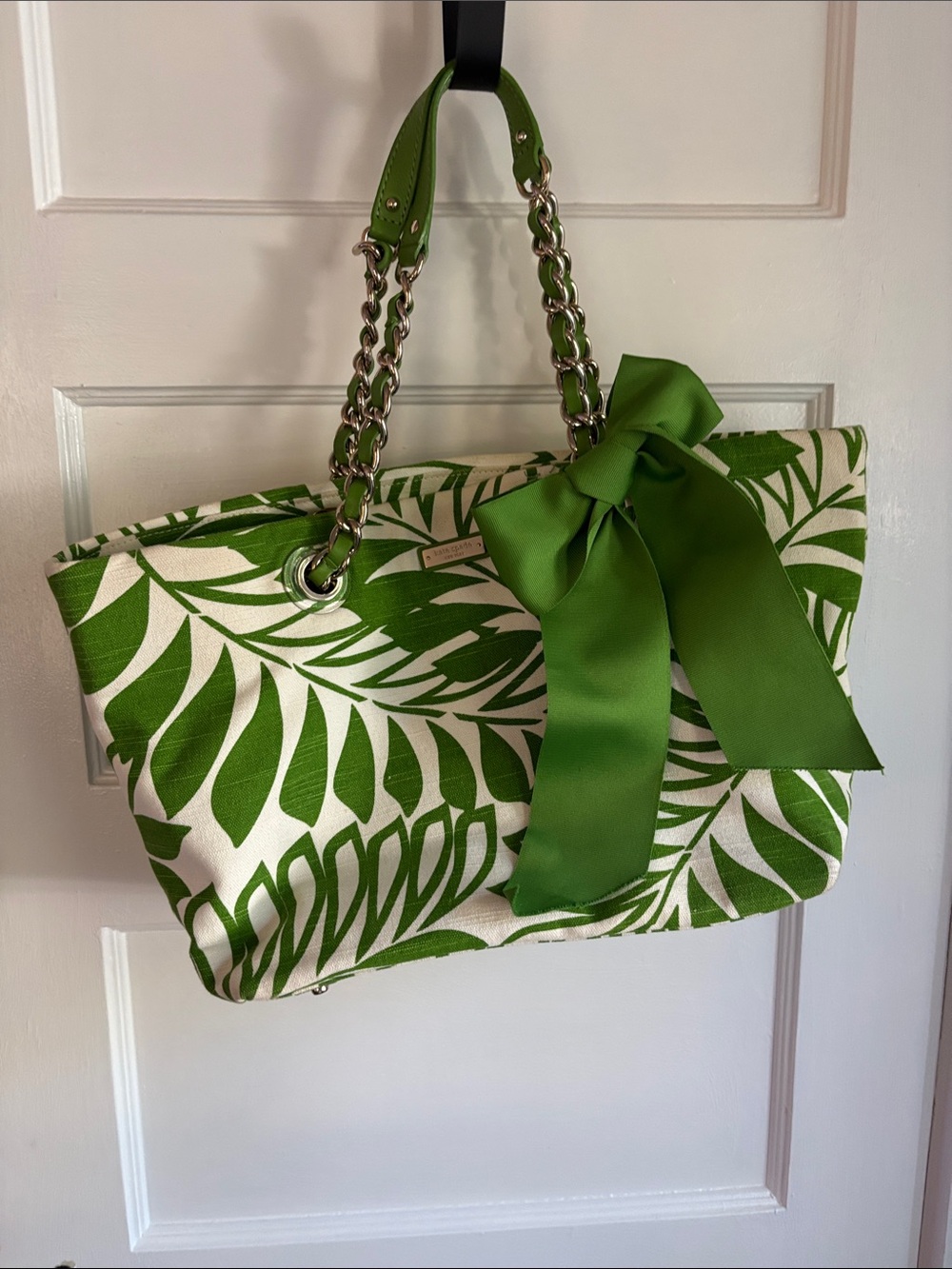 kate spade Green and White Leaf-Print Tote with Green Bow Accent